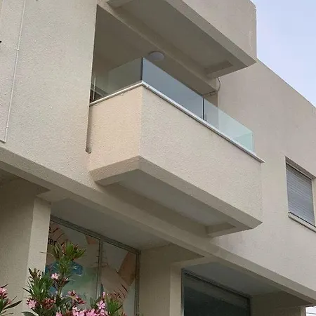 דירה Tony's Boutique לרנקה