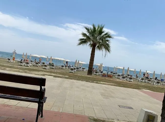 Tony's Boutique * Ларнака